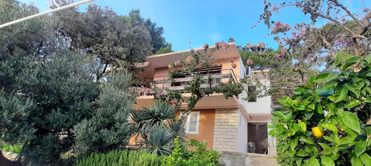 Apartman Ena By The Sea Prizba Exterior photo