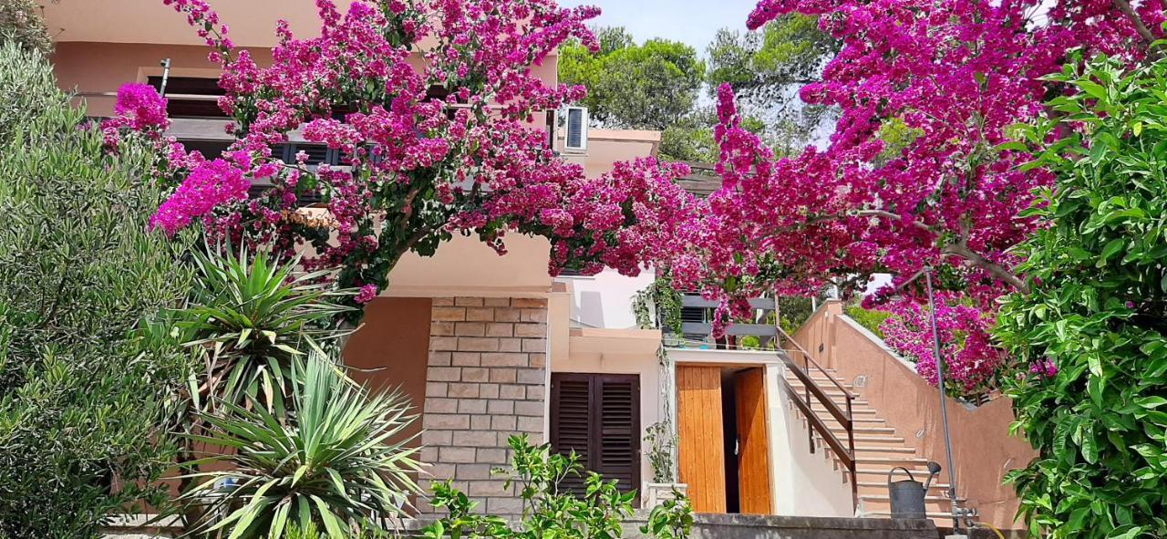 Apartman Ena By The Sea Prizba Exterior photo