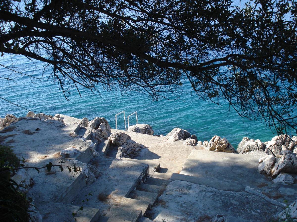 Apartman Ena By The Sea Prizba Exterior photo