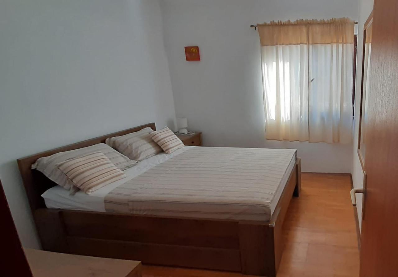 Apartman Ena By The Sea Prizba Exterior photo
