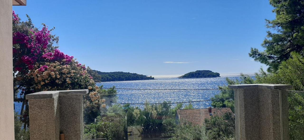Apartman Ena By The Sea Prizba Exterior photo