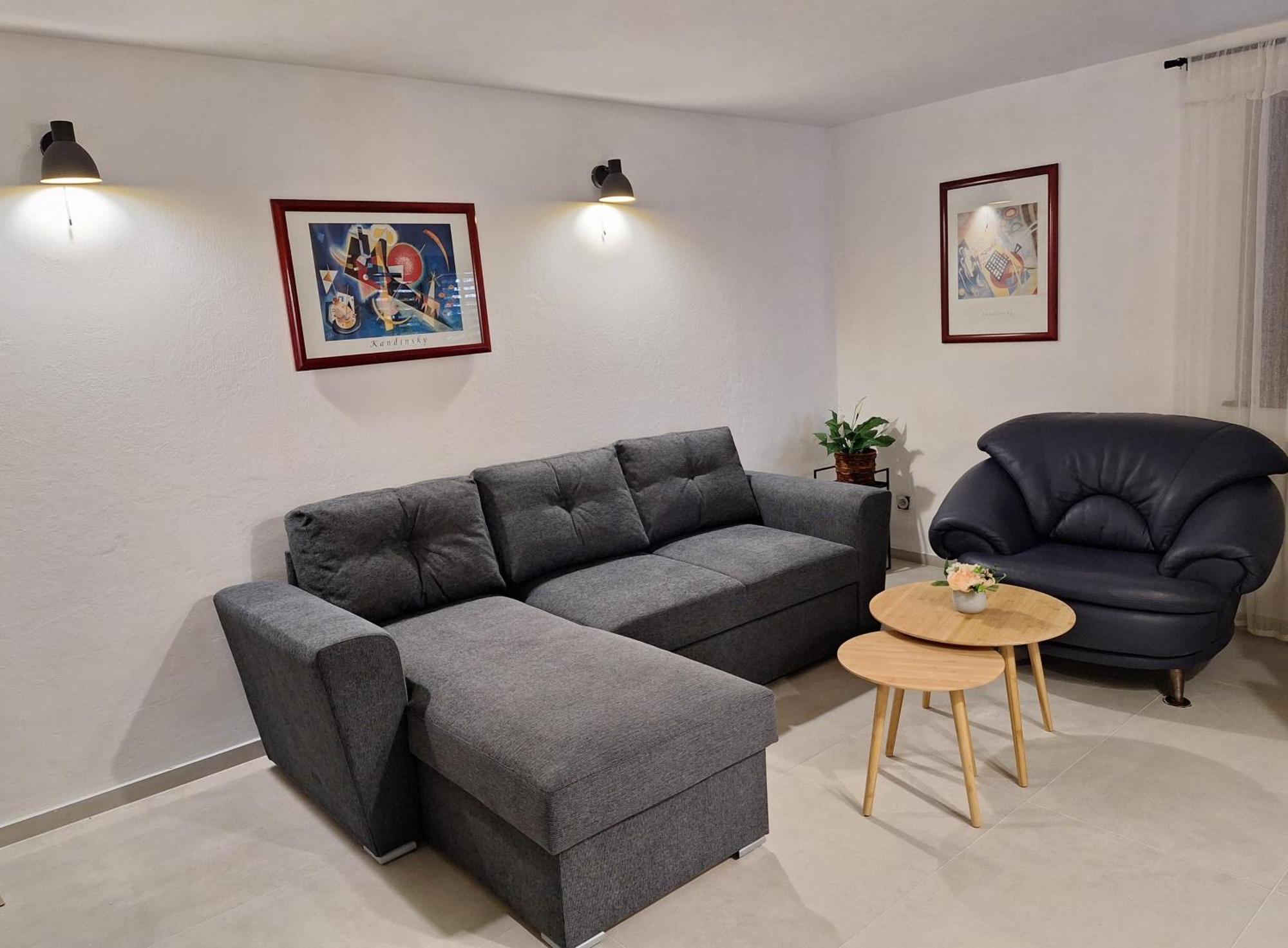 Apartman Ena By The Sea Prizba Exterior photo