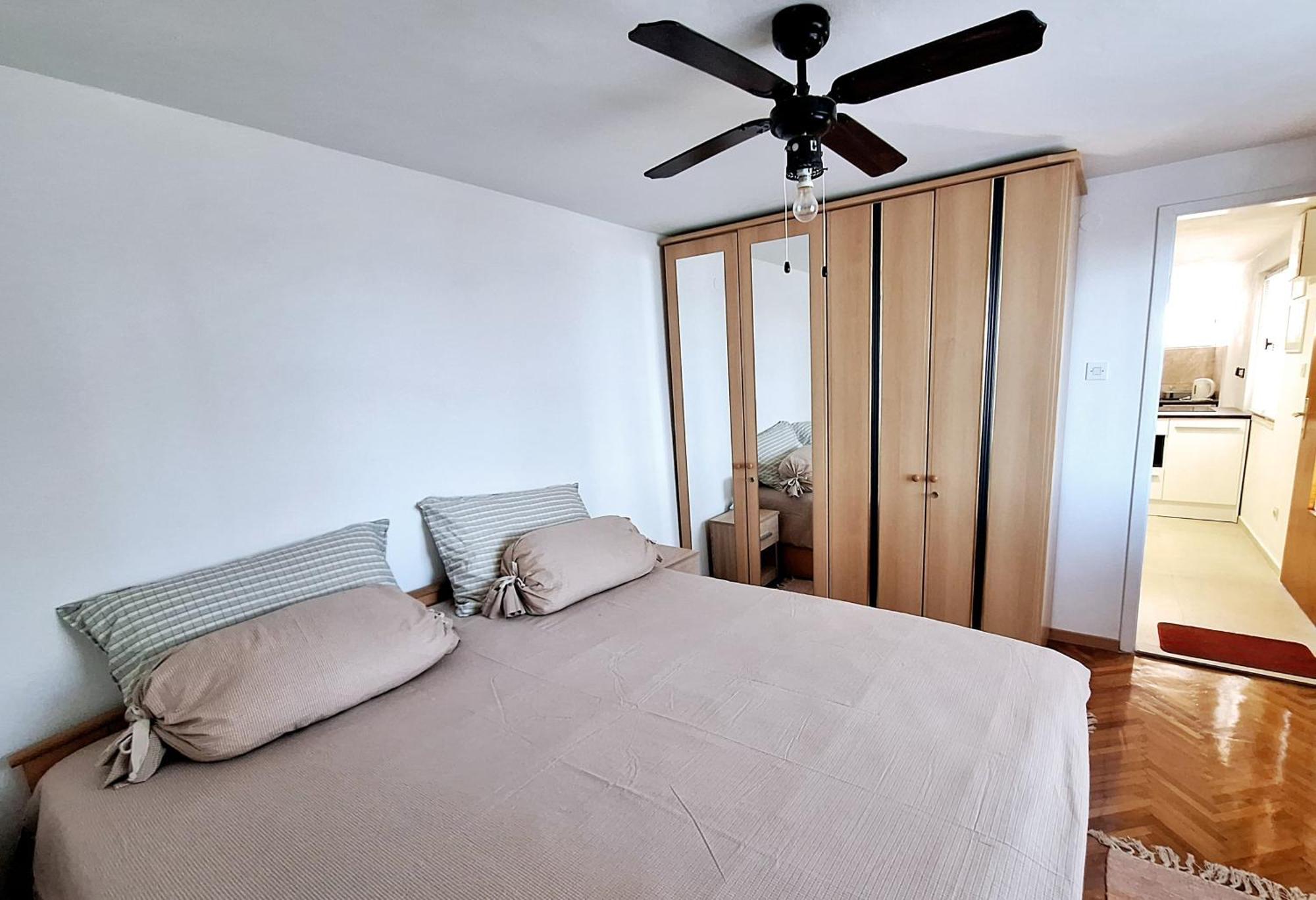 Apartman Ena By The Sea Prizba Exterior photo