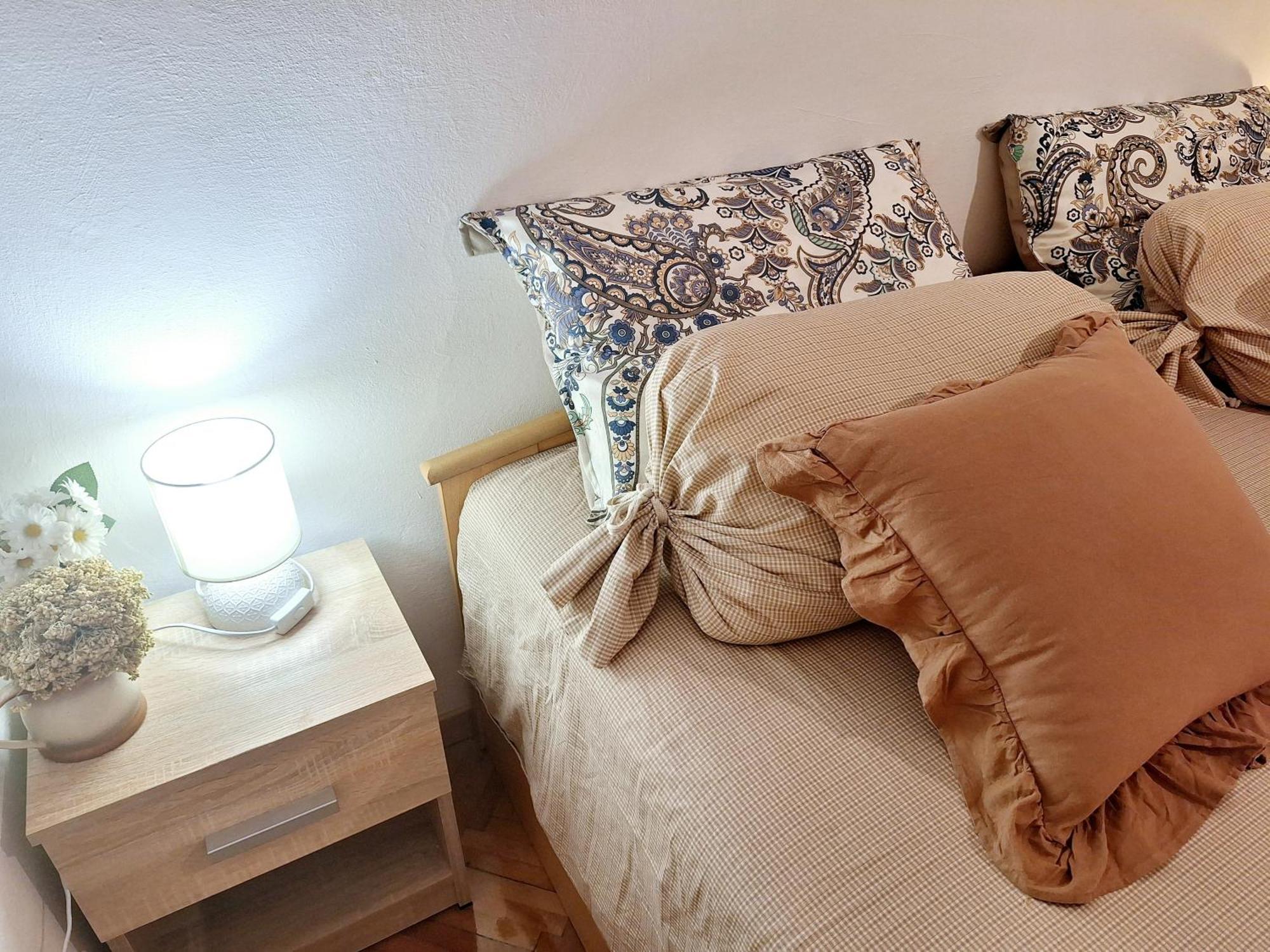 Apartman Ena By The Sea Prizba Exterior photo