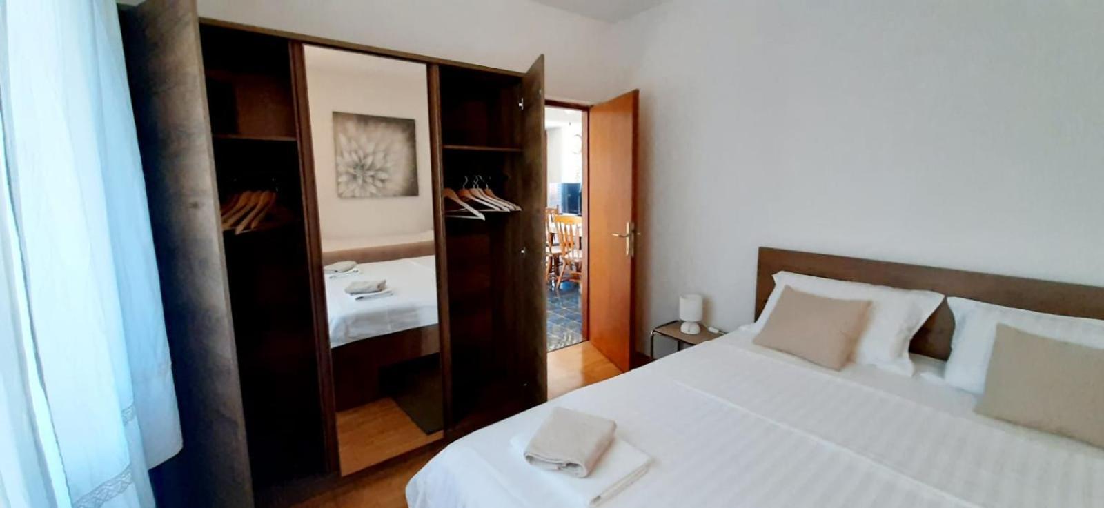 Apartman Ena By The Sea Prizba Room photo