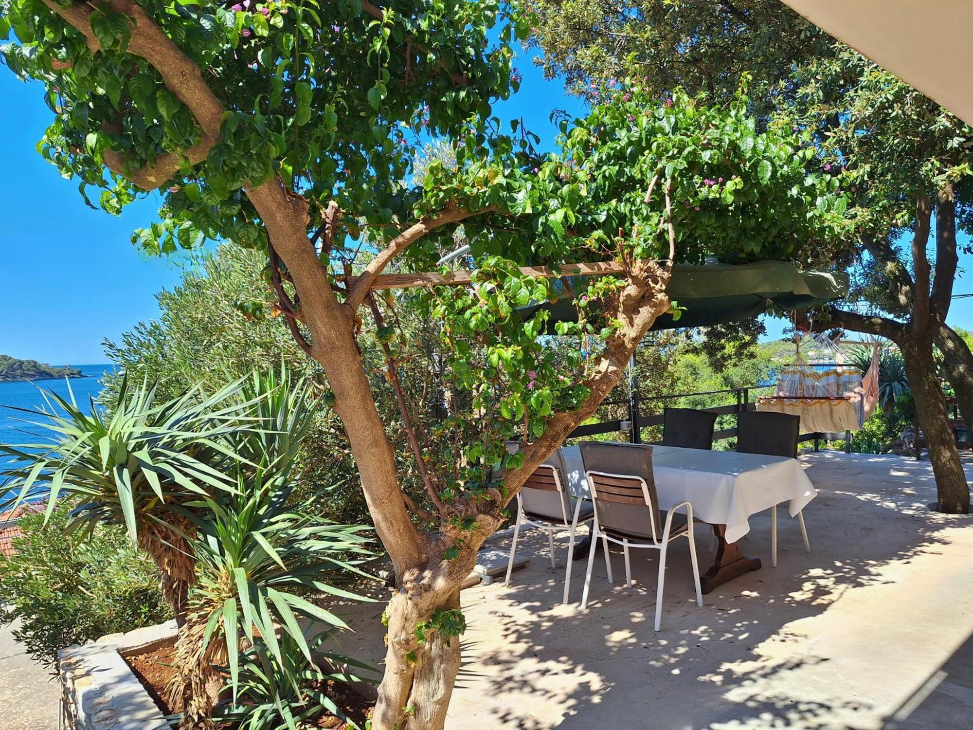Apartman Ena By The Sea Prizba Exterior photo