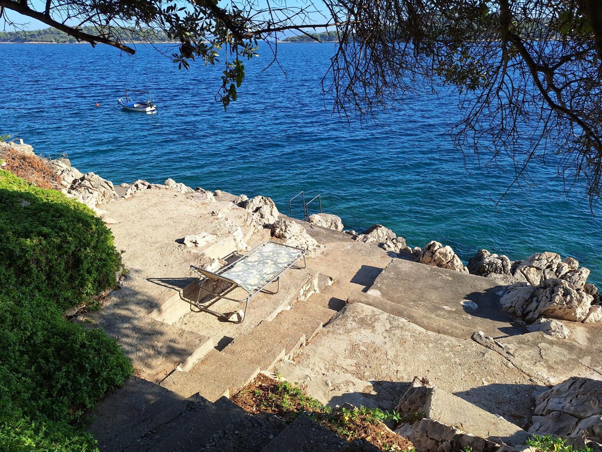Apartman Ena By The Sea Prizba Exterior photo